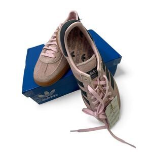 Adidas NWB Handball Spezial Pink/Green Color Way Size 8